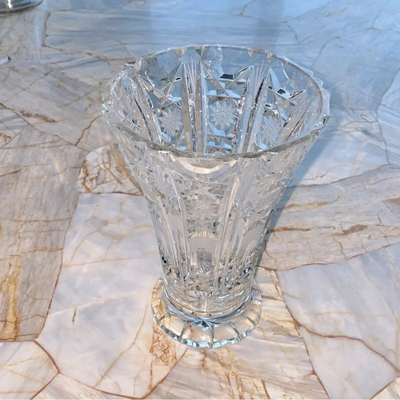 Gorgeous Stylish Modern Clear Glass Flower Vase - Picture 1 of 8
